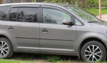   VW TOURAN II 2010 V23510