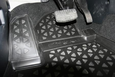    MITSUBISHI OUTLANDER XL 2010->, 4 . () RSA-35.23.210k
